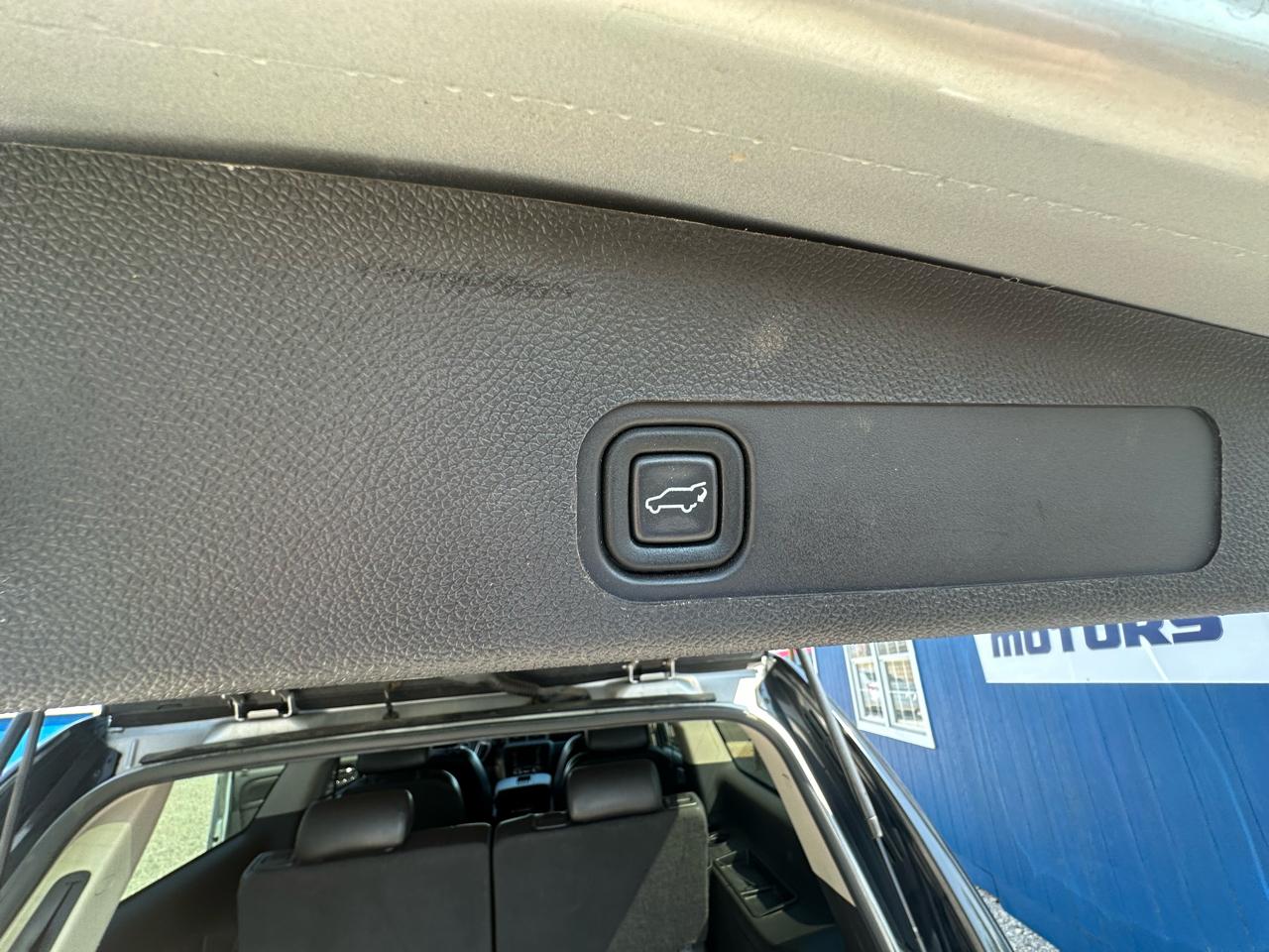 GMC Yukon Denali XL 4WD 2010