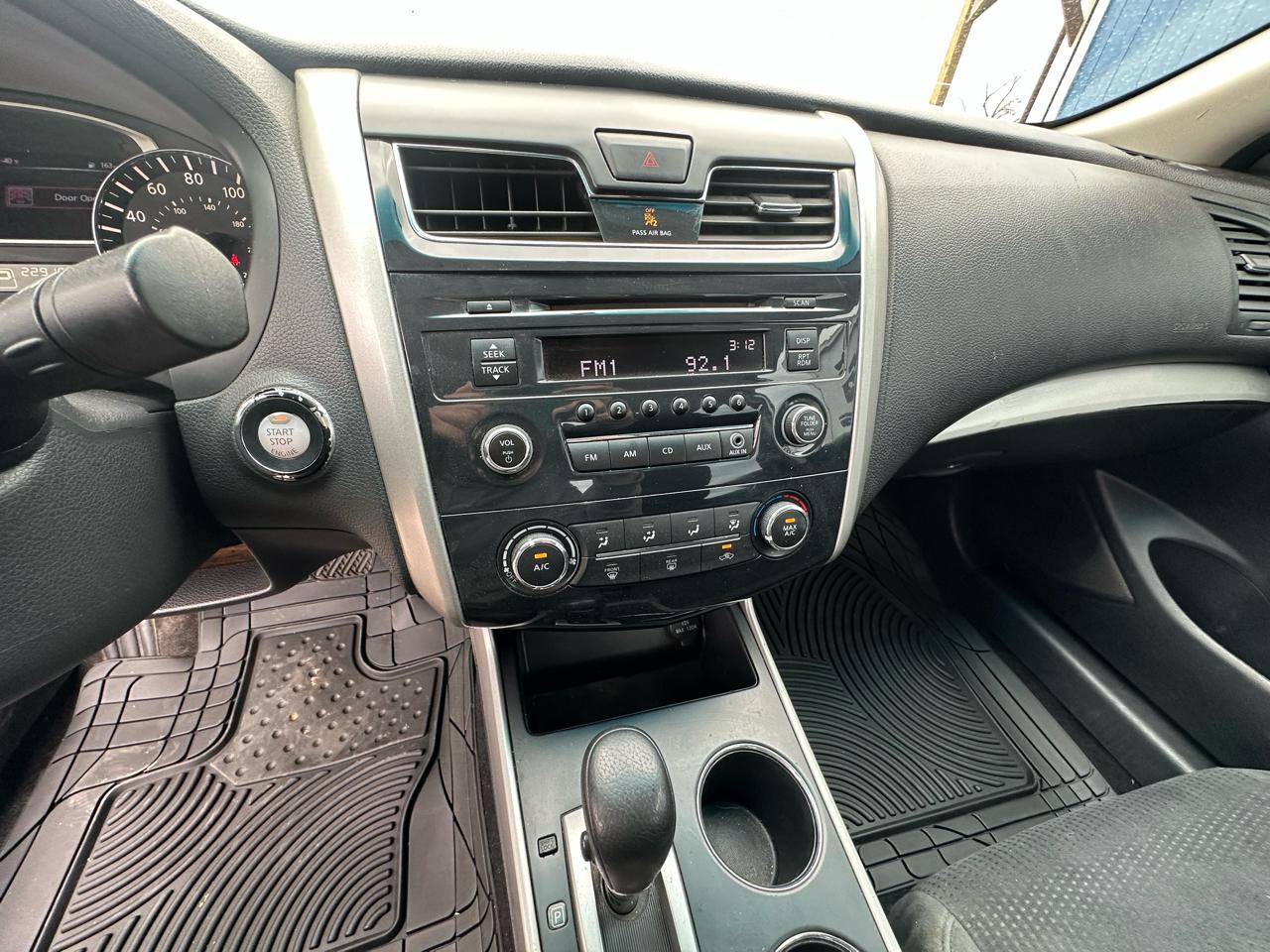 Nissan Altima 2.5 SV 2015