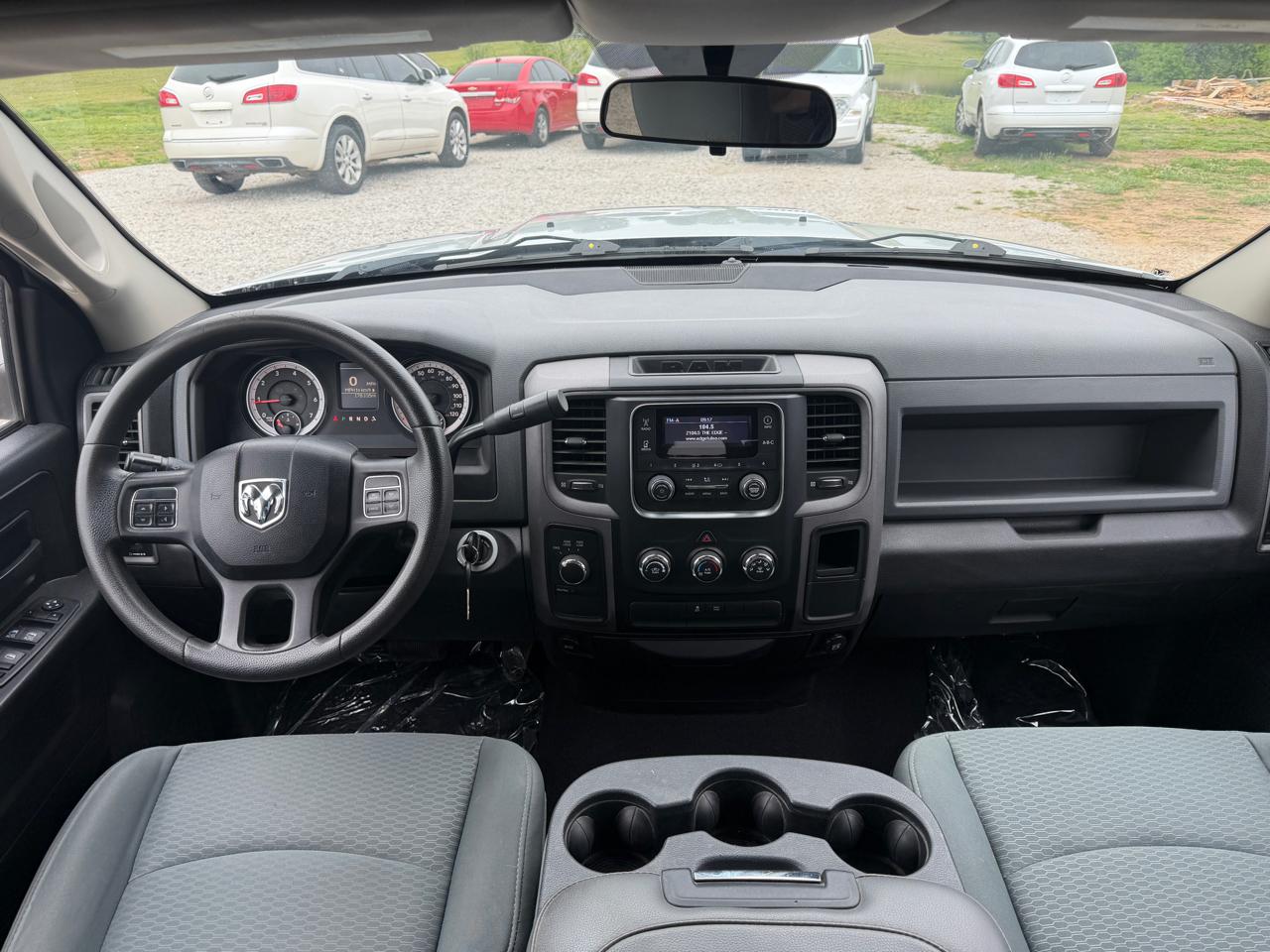 RAM 1500 Tradesman Quad Cab 4WD 2014