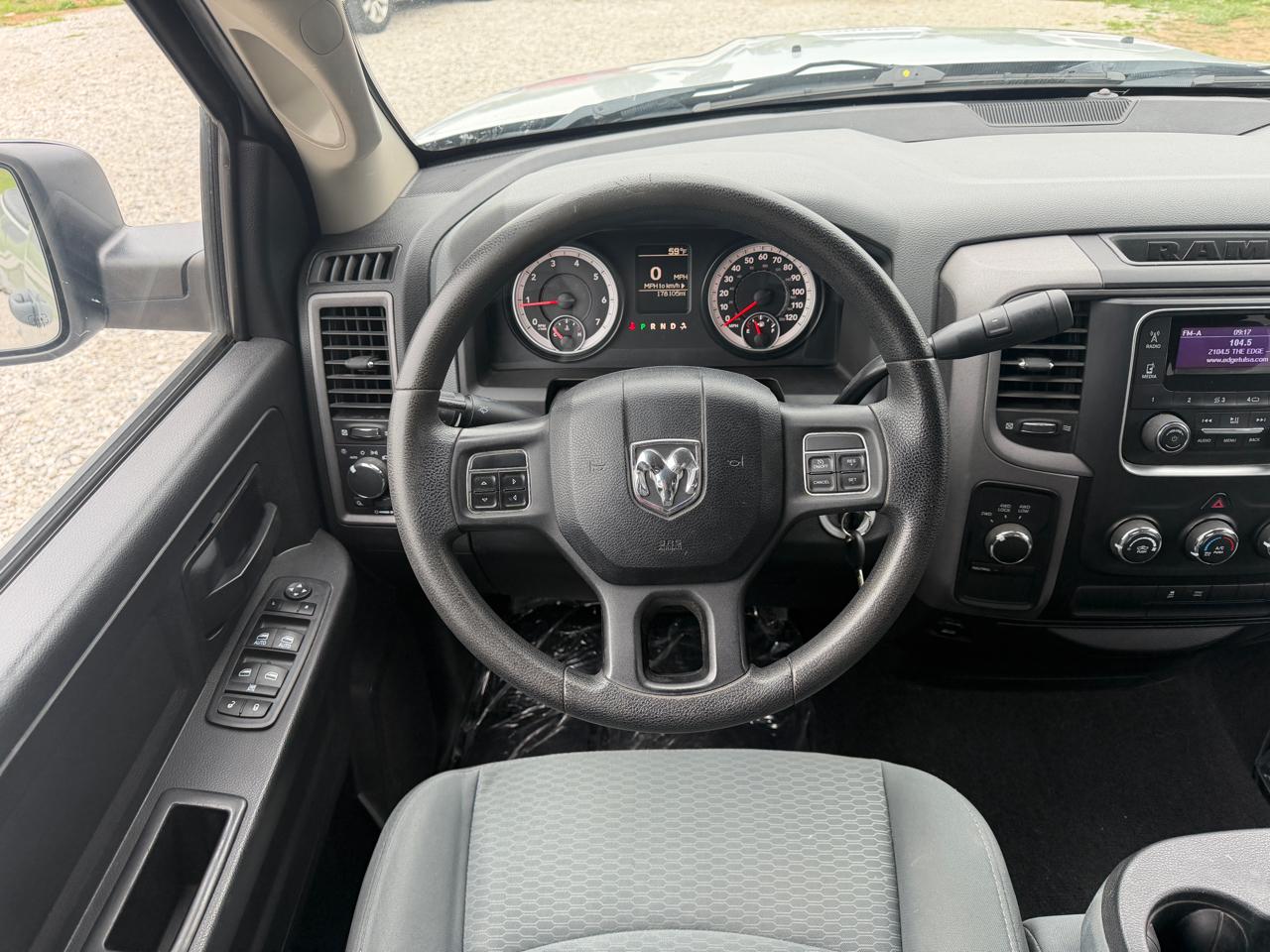 RAM 1500 Tradesman Quad Cab 4WD 2014