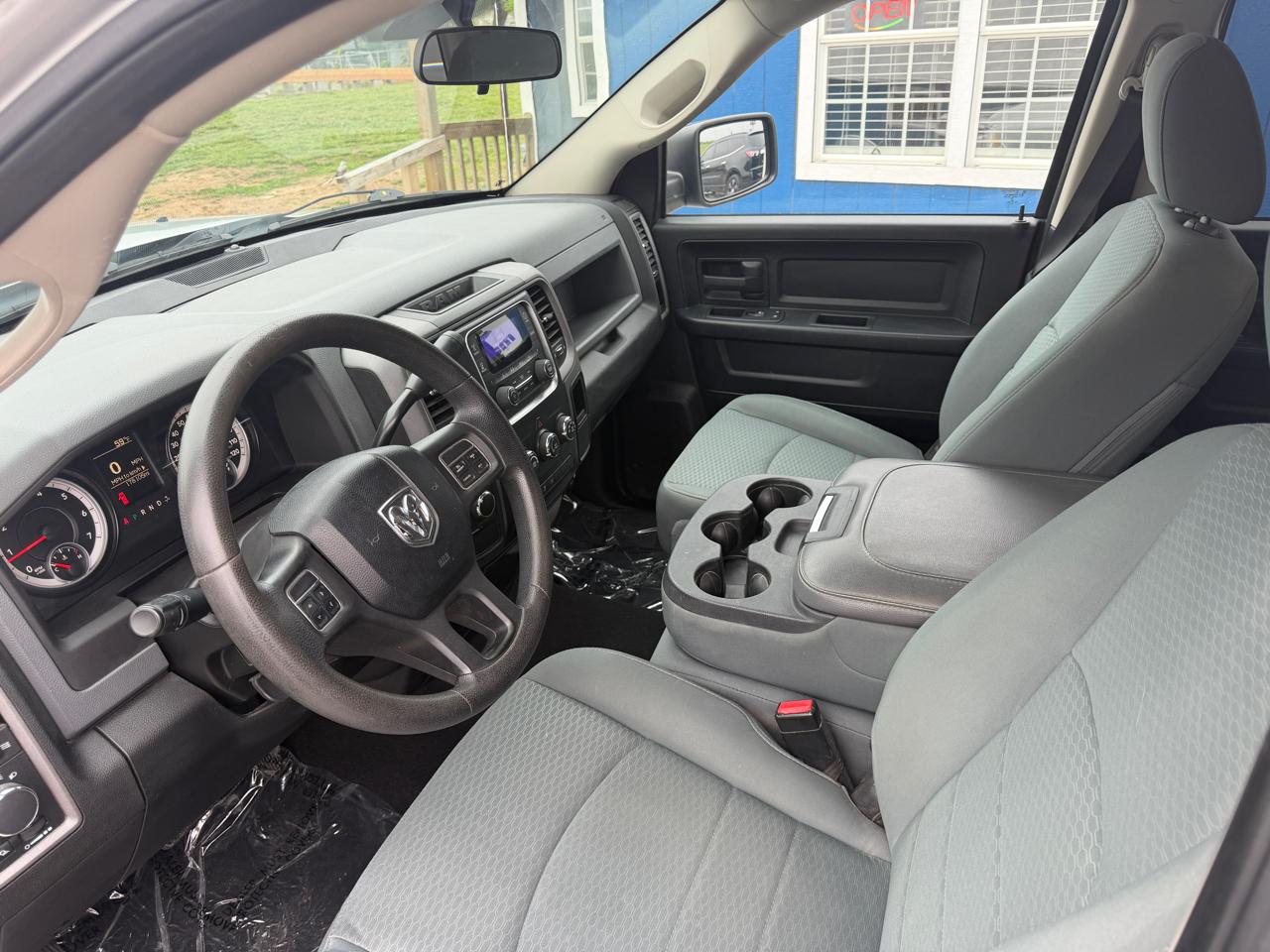 RAM 1500 Tradesman Quad Cab 4WD 2014
