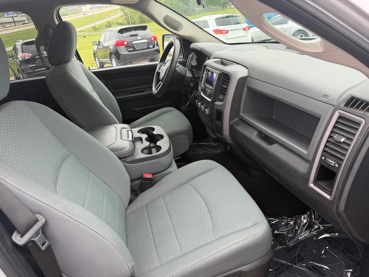 RAM 1500 Tradesman Quad Cab 4WD 2014