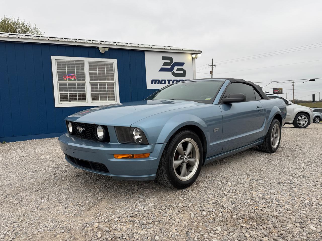 Ford Mustang GT Deluxe Convertible 2006