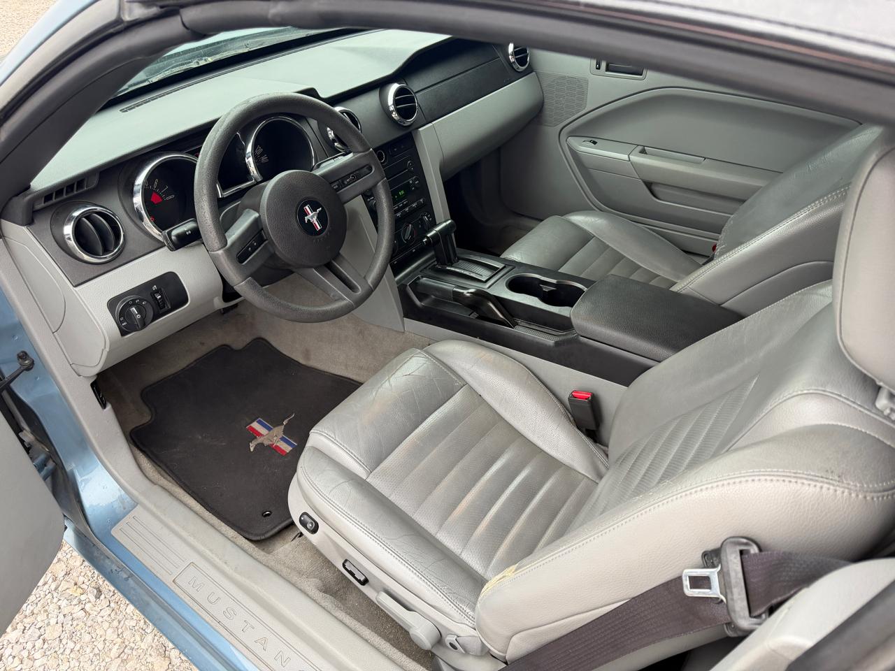 Ford Mustang GT Deluxe Convertible 2006