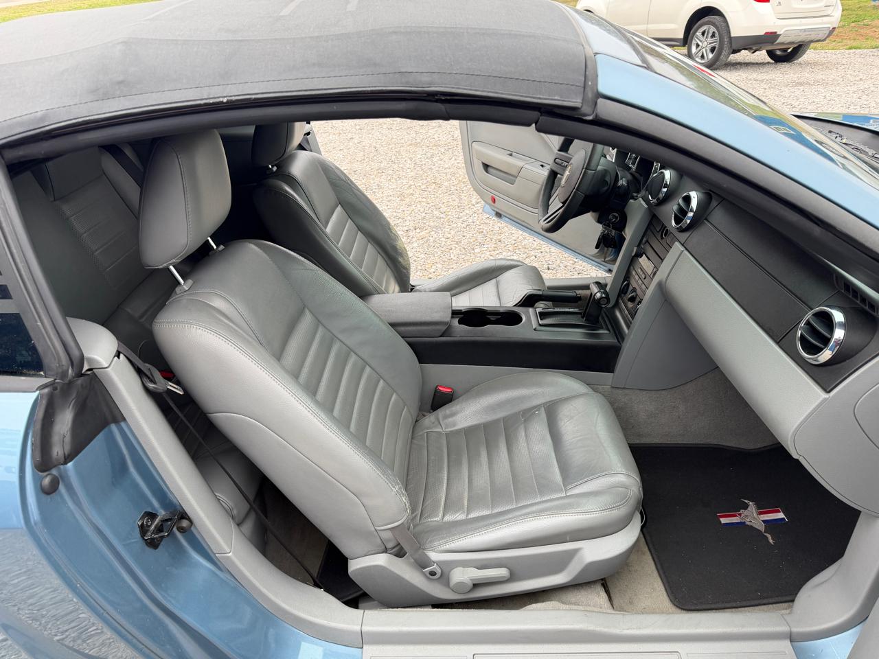 Ford Mustang GT Deluxe Convertible 2006