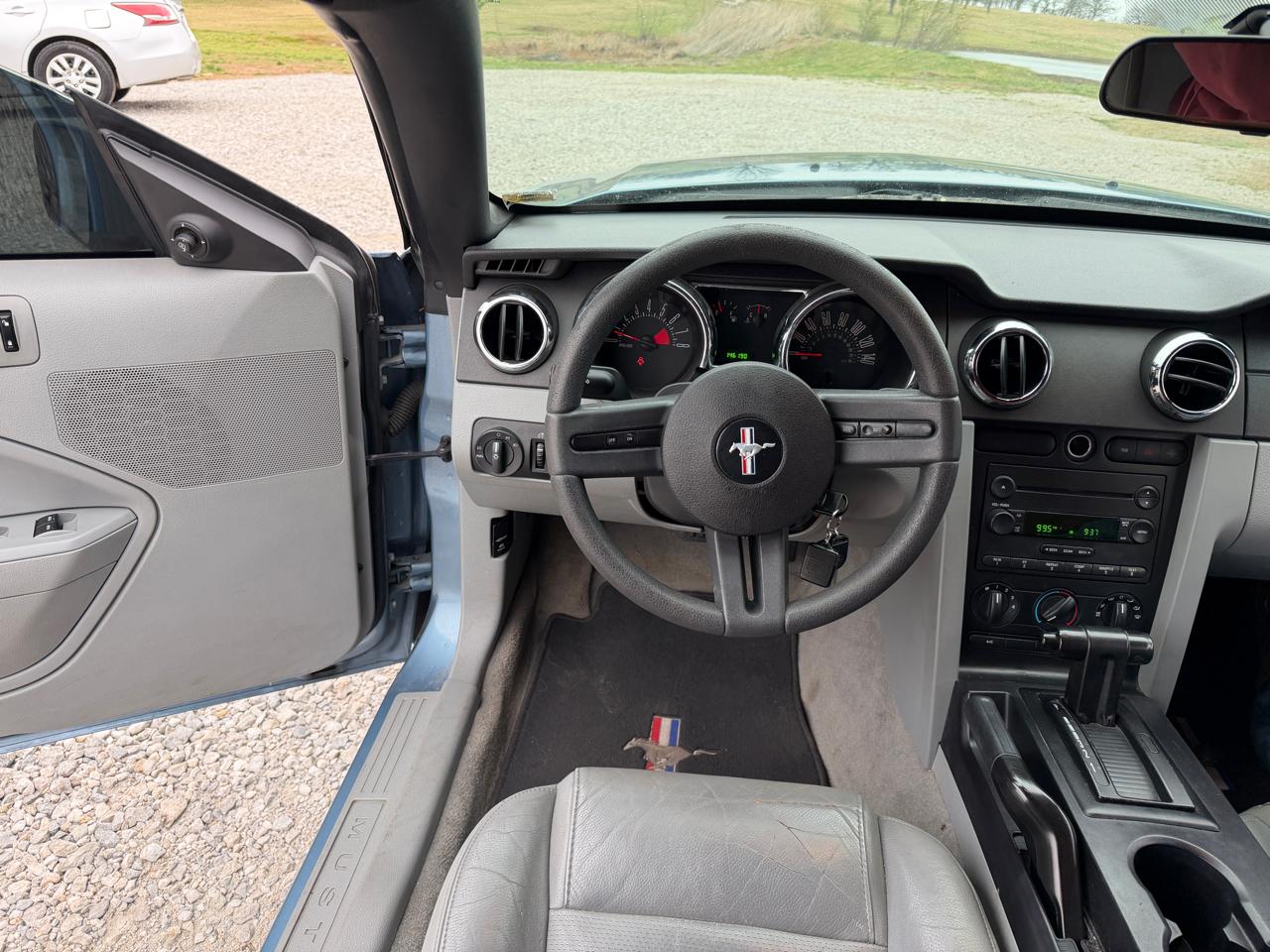 Ford Mustang GT Deluxe Convertible 2006