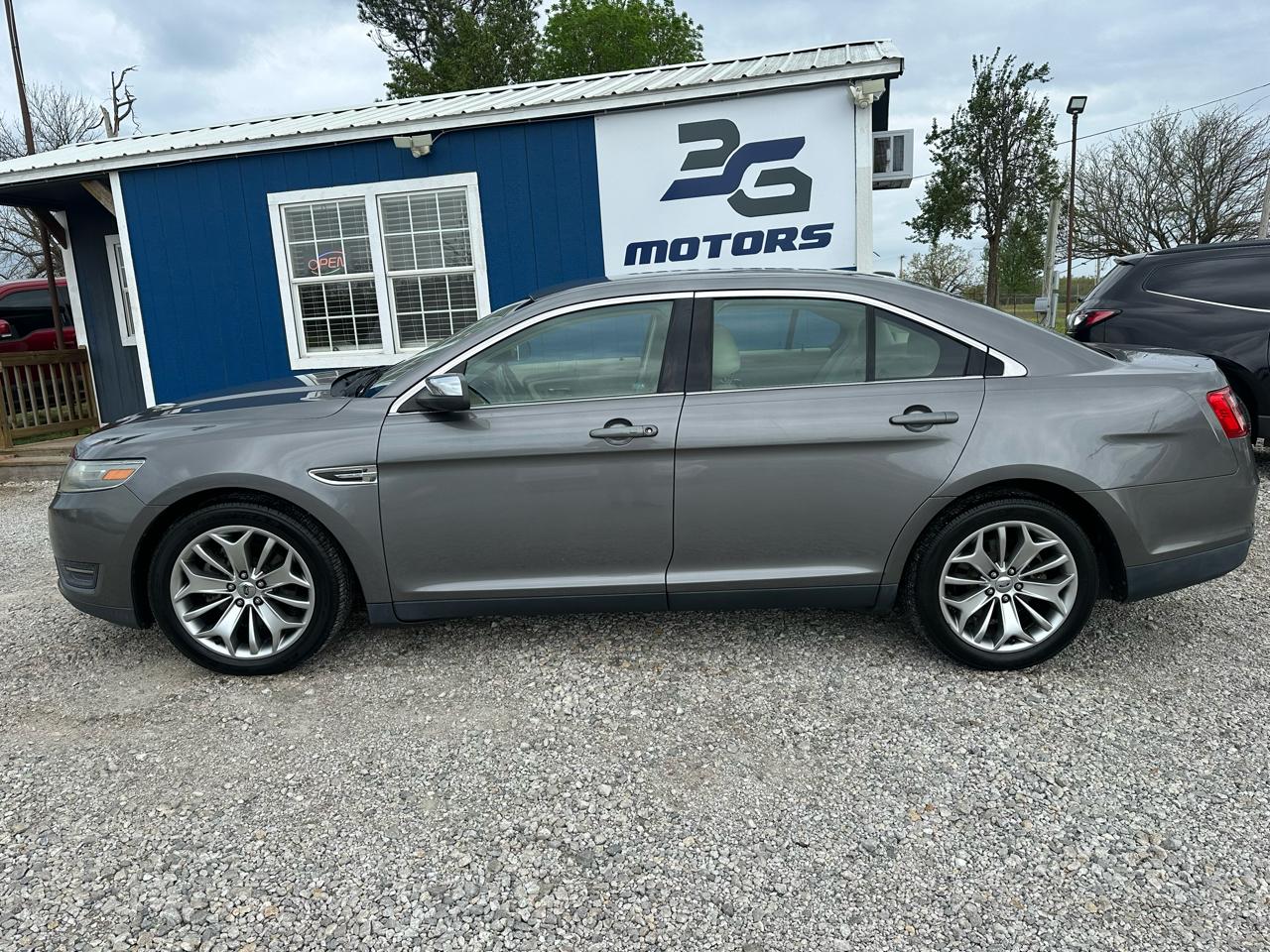 Ford Taurus Limited FWD 2013