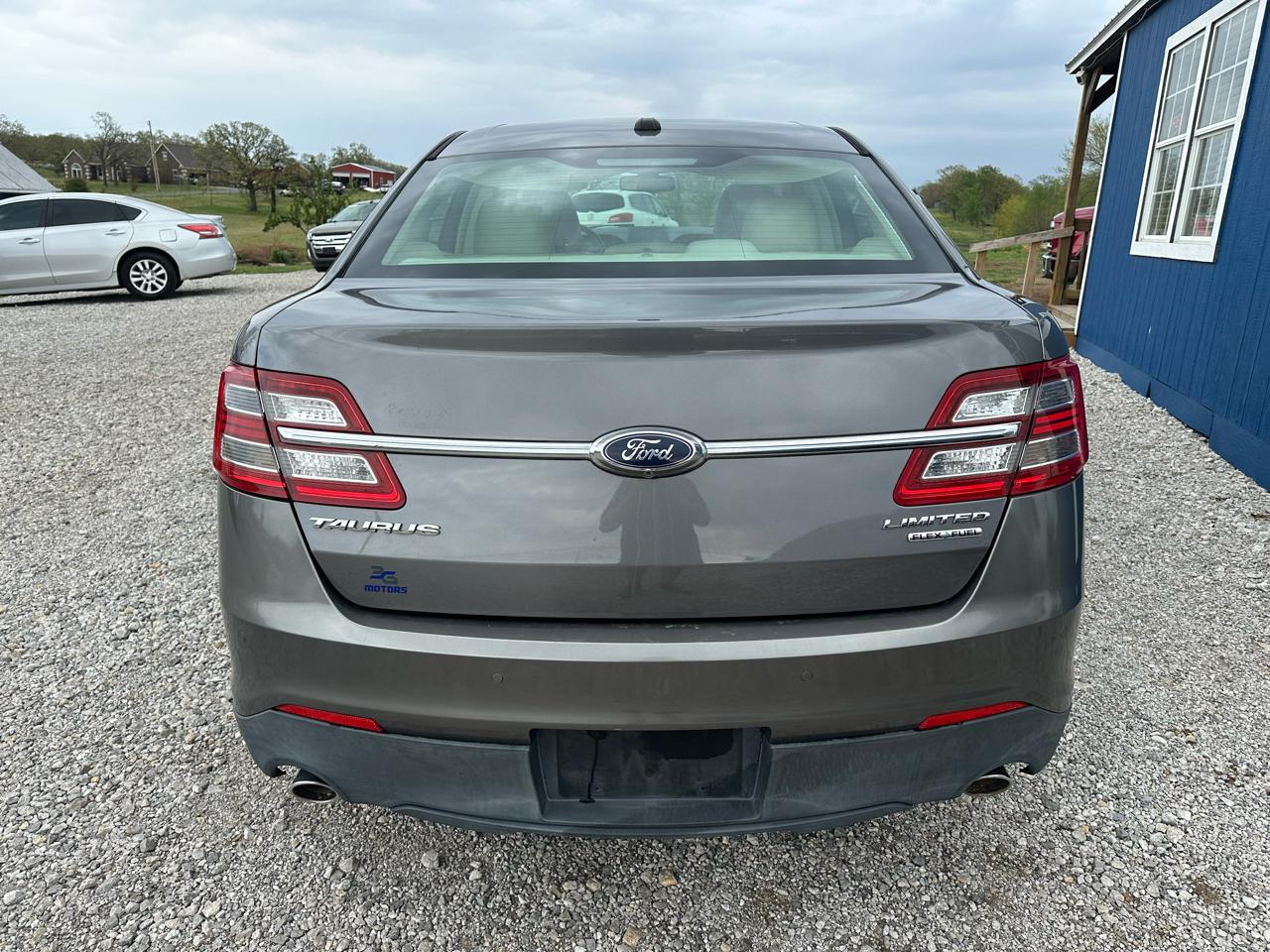 Ford Taurus Limited FWD 2013