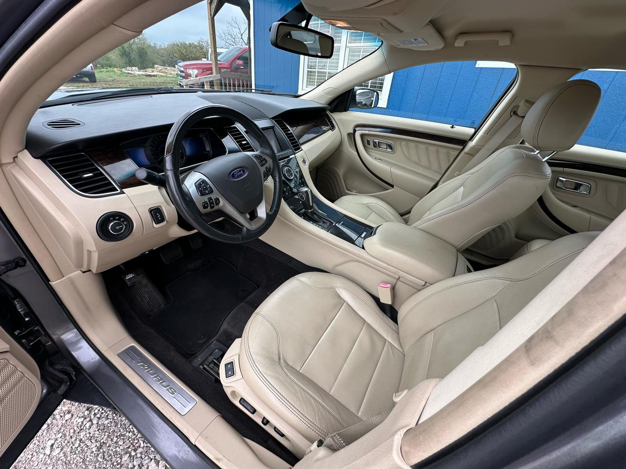 Ford Taurus Limited FWD 2013