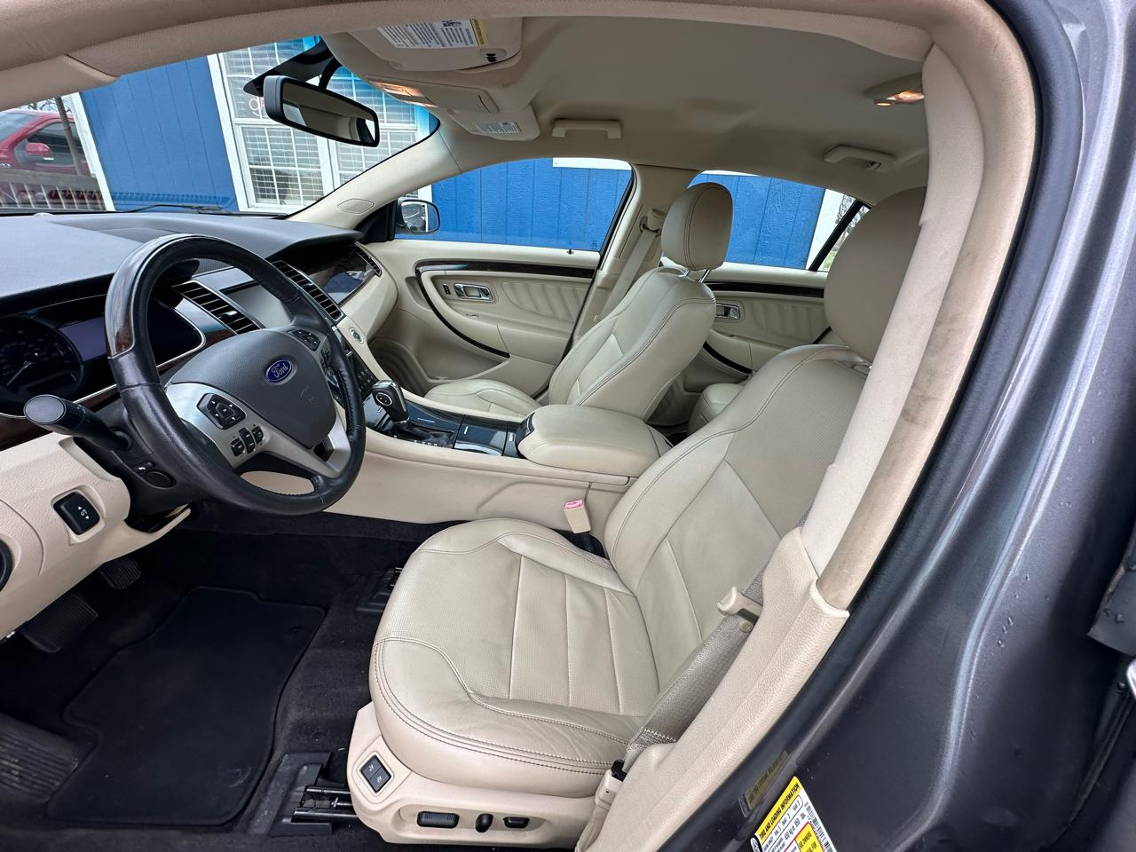 Ford Taurus Limited FWD 2013