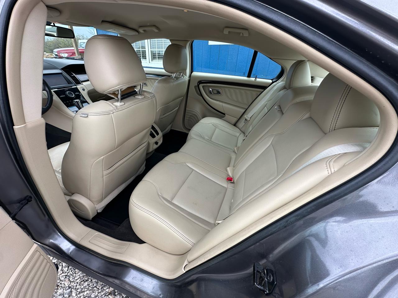 Ford Taurus Limited FWD 2013