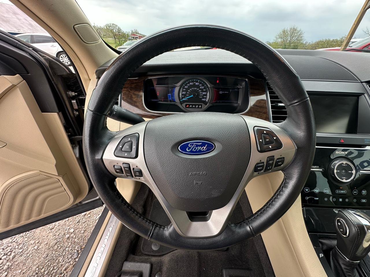 Ford Taurus Limited FWD 2013