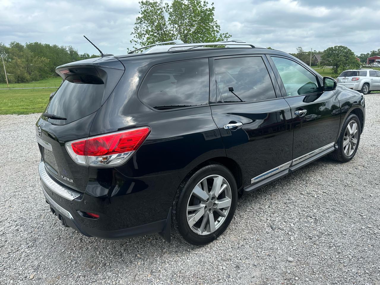 Nissan Pathfinder 2WD 4dr Platinum 2016