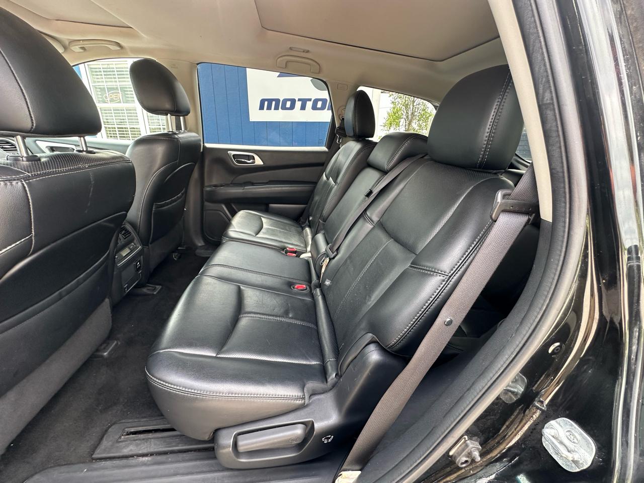 Nissan Pathfinder 2WD 4dr Platinum 2016