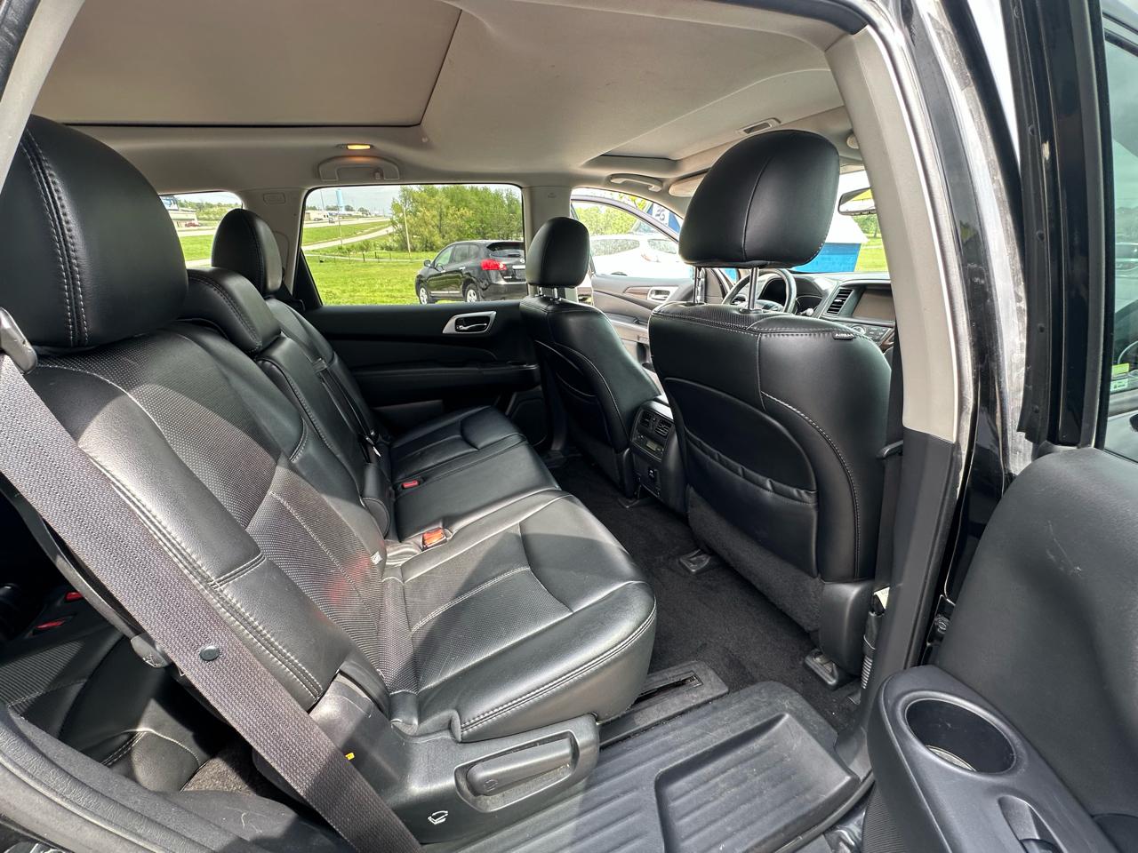 Nissan Pathfinder 2WD 4dr Platinum 2016