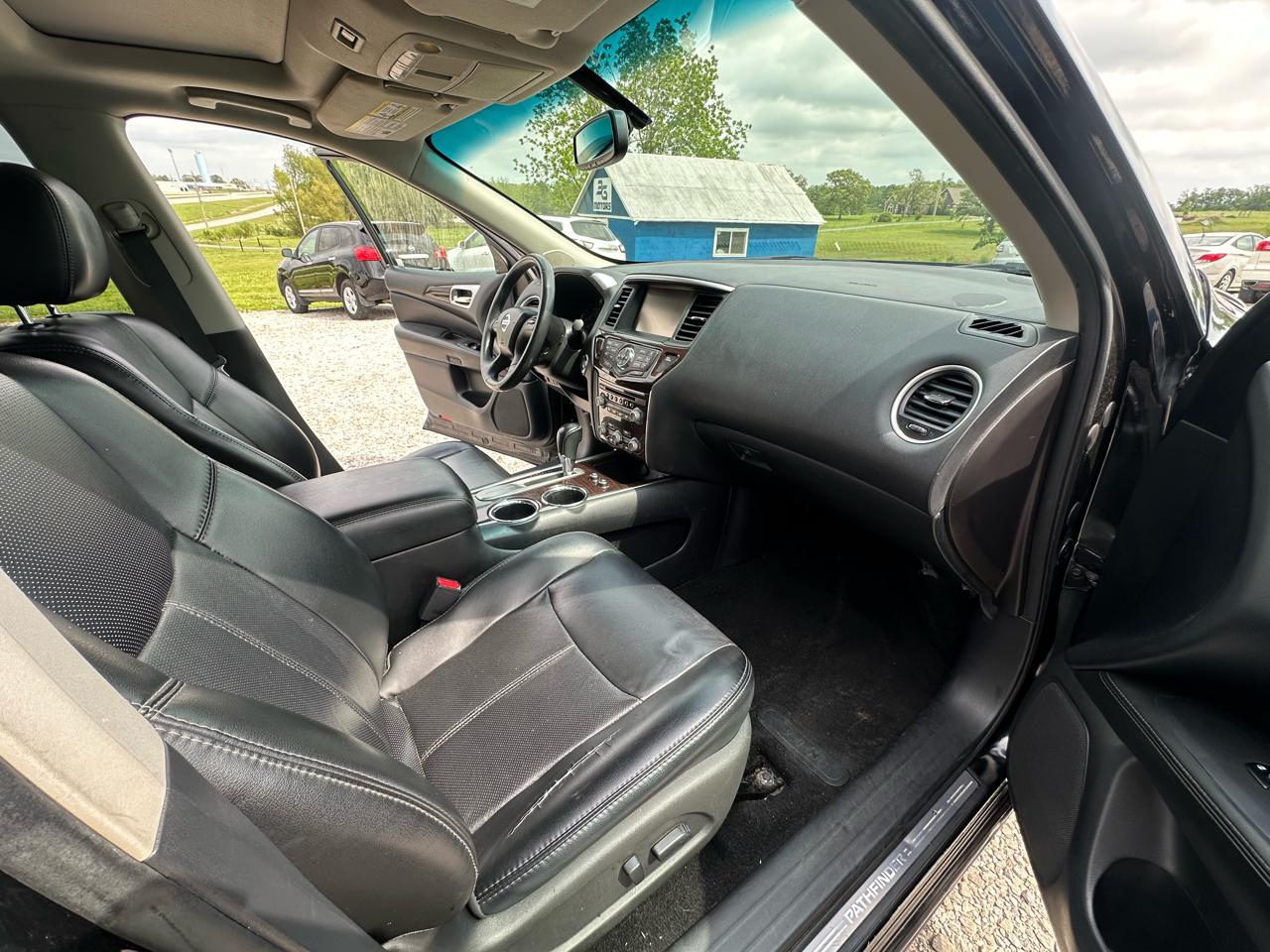 Nissan Pathfinder 2WD 4dr Platinum 2016