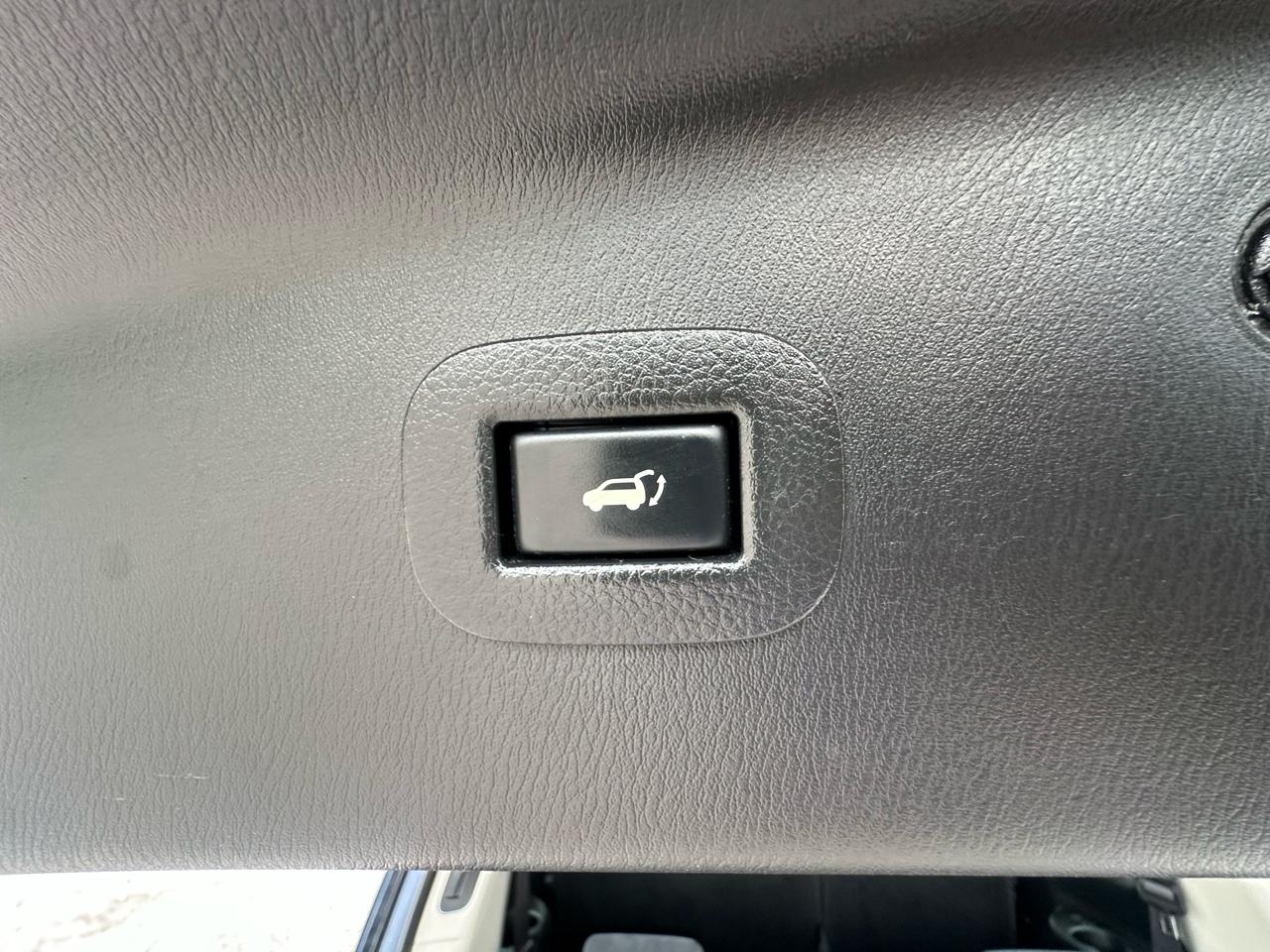 Nissan Armada SV 2WD 2018