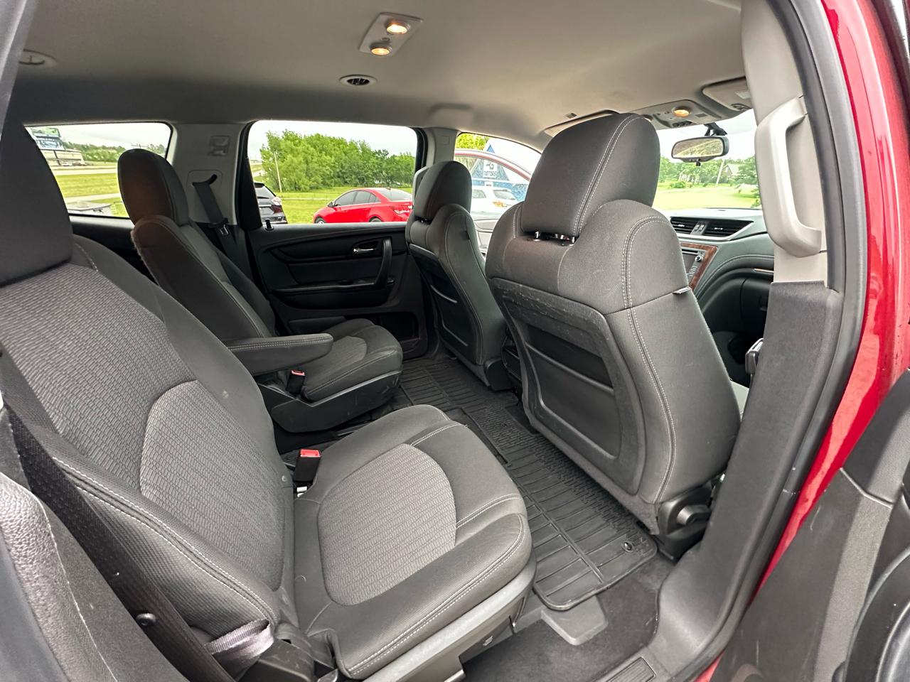 Chevrolet Traverse 1LT FWD 2013