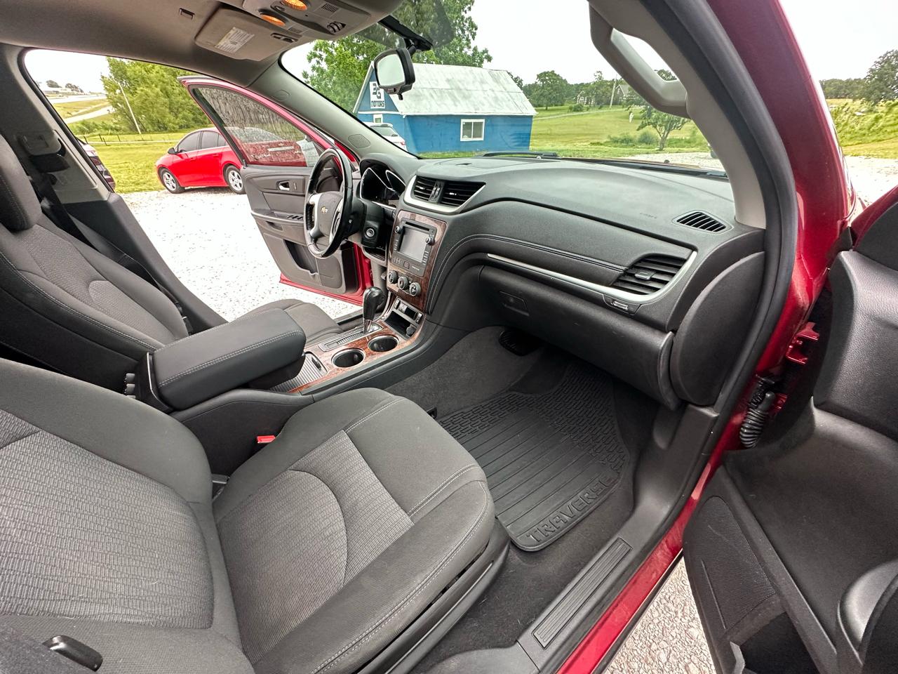 Chevrolet Traverse 1LT FWD 2013