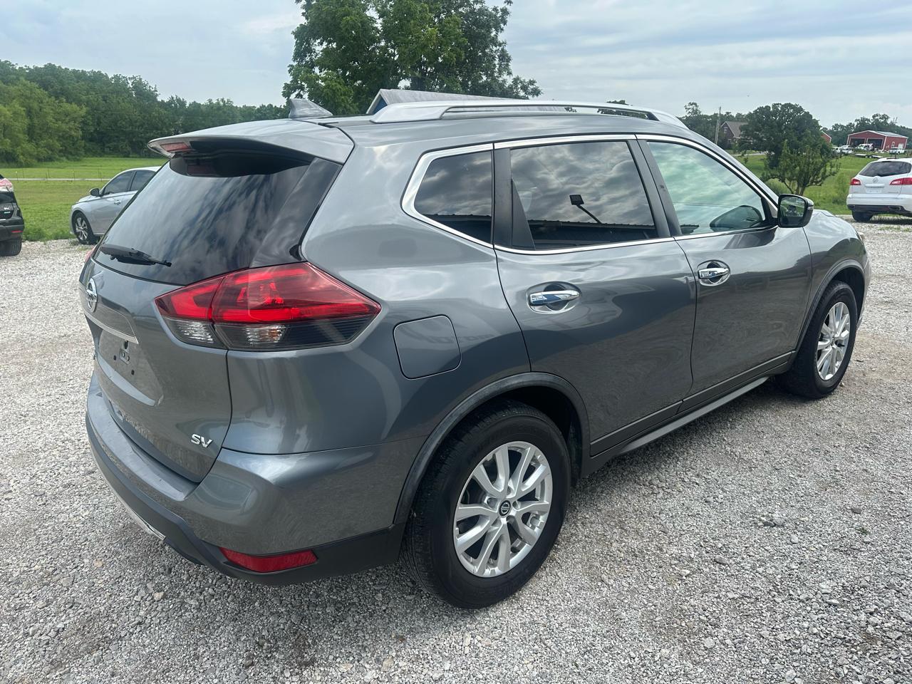 Nissan Rogue SV 4D SUV FWD 2018
