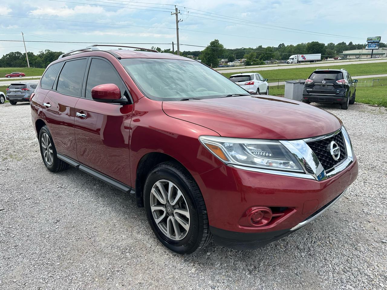 Nissan Pathfinder LE 2WD 2013