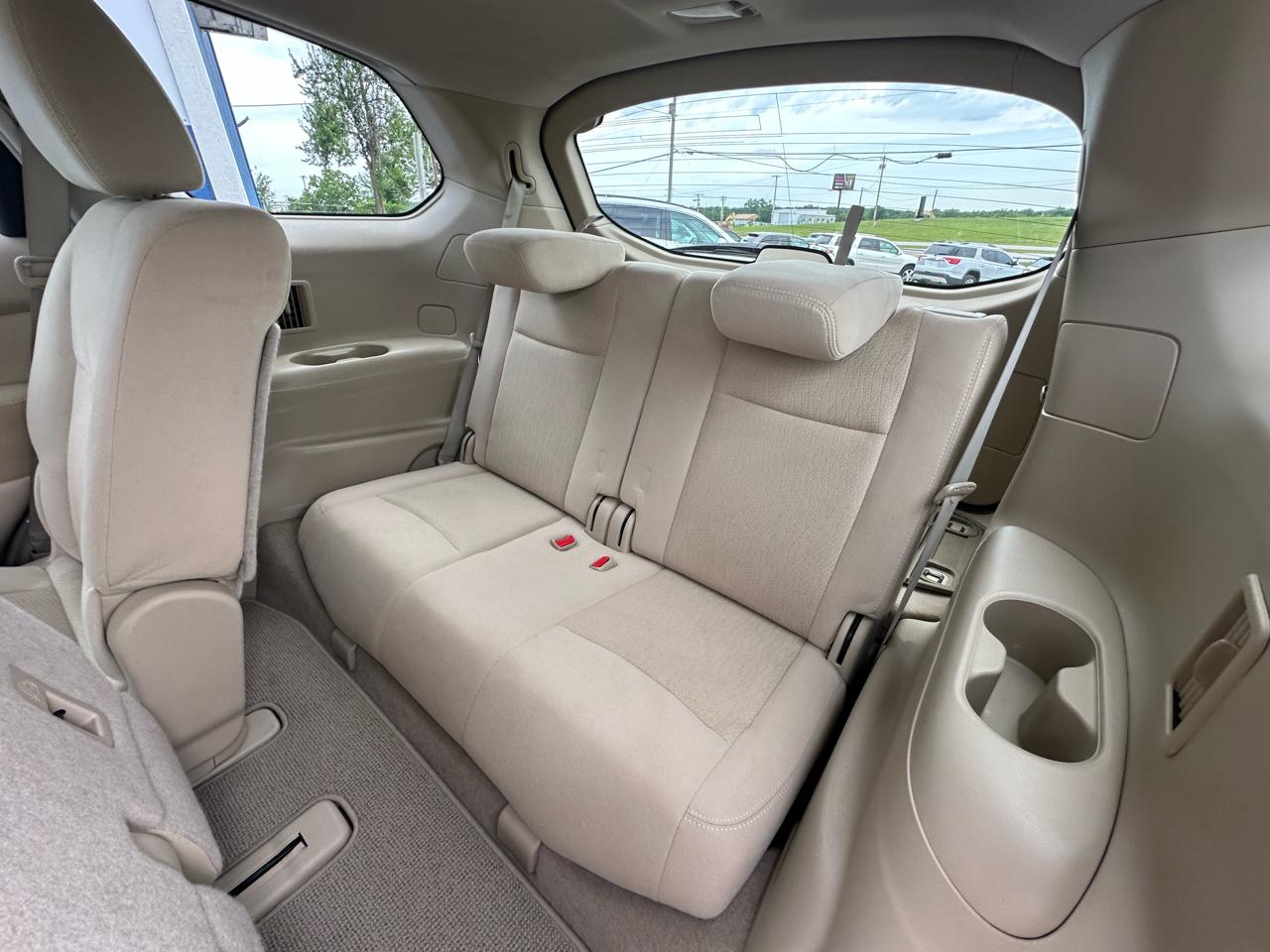 Nissan Pathfinder LE 2WD 2013