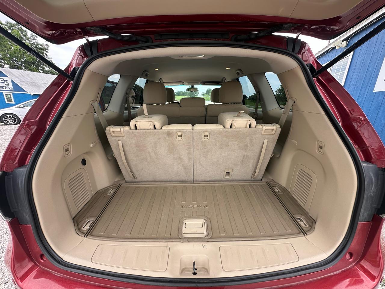 Nissan Pathfinder LE 2WD 2013