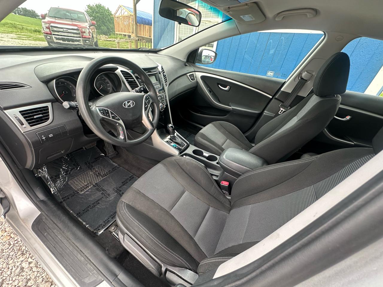 Hyundai Elantra GT A/T 2017
