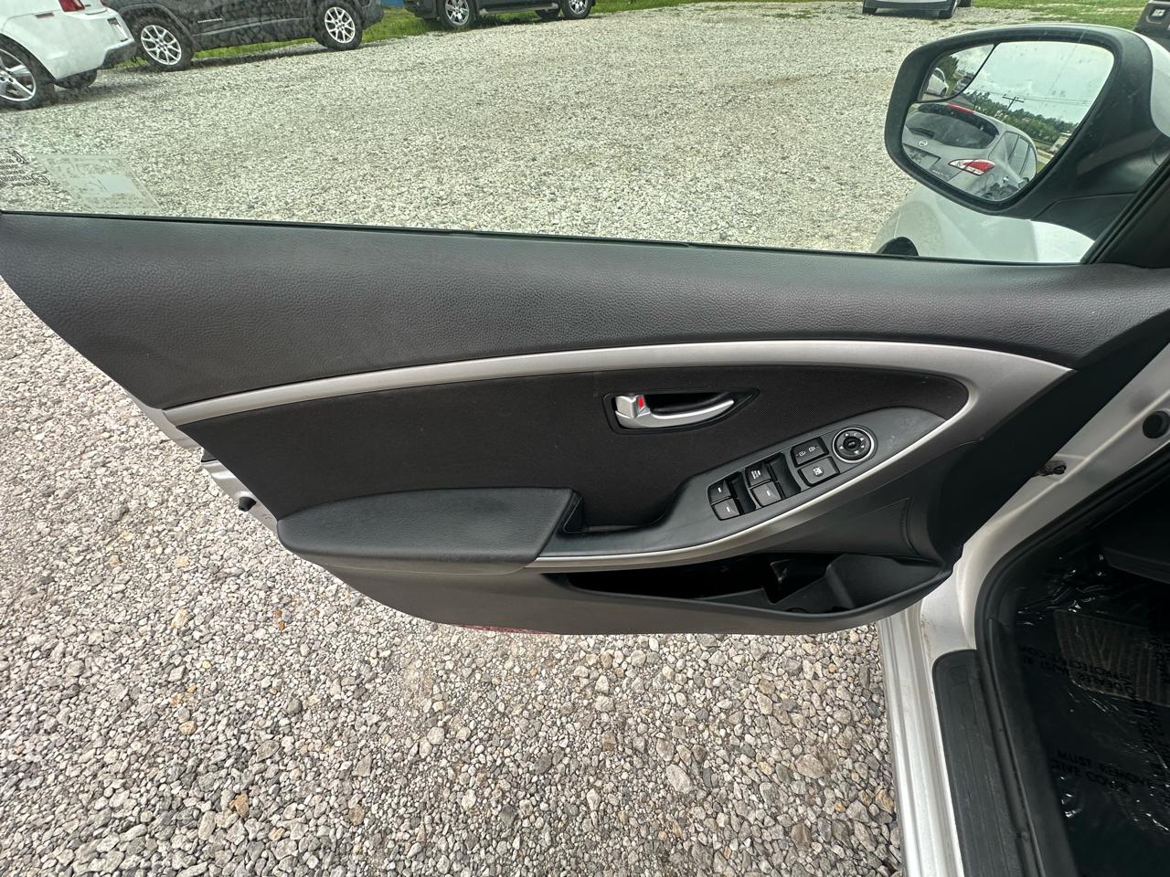 Hyundai Elantra GT A/T 2017