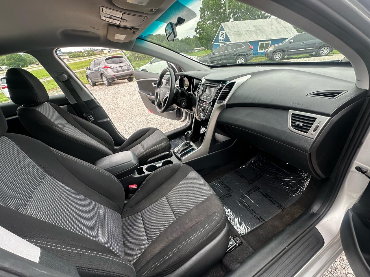 Hyundai Elantra GT A/T 2017