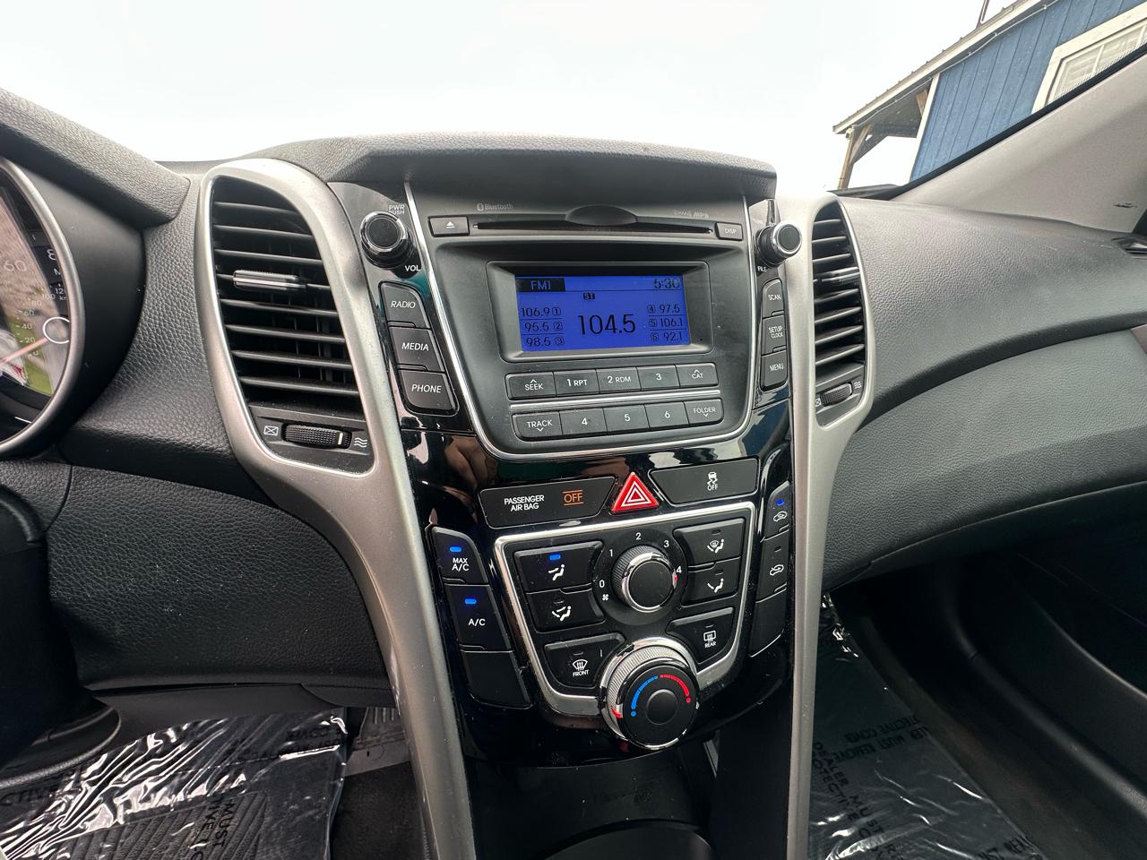 Hyundai Elantra GT A/T 2017