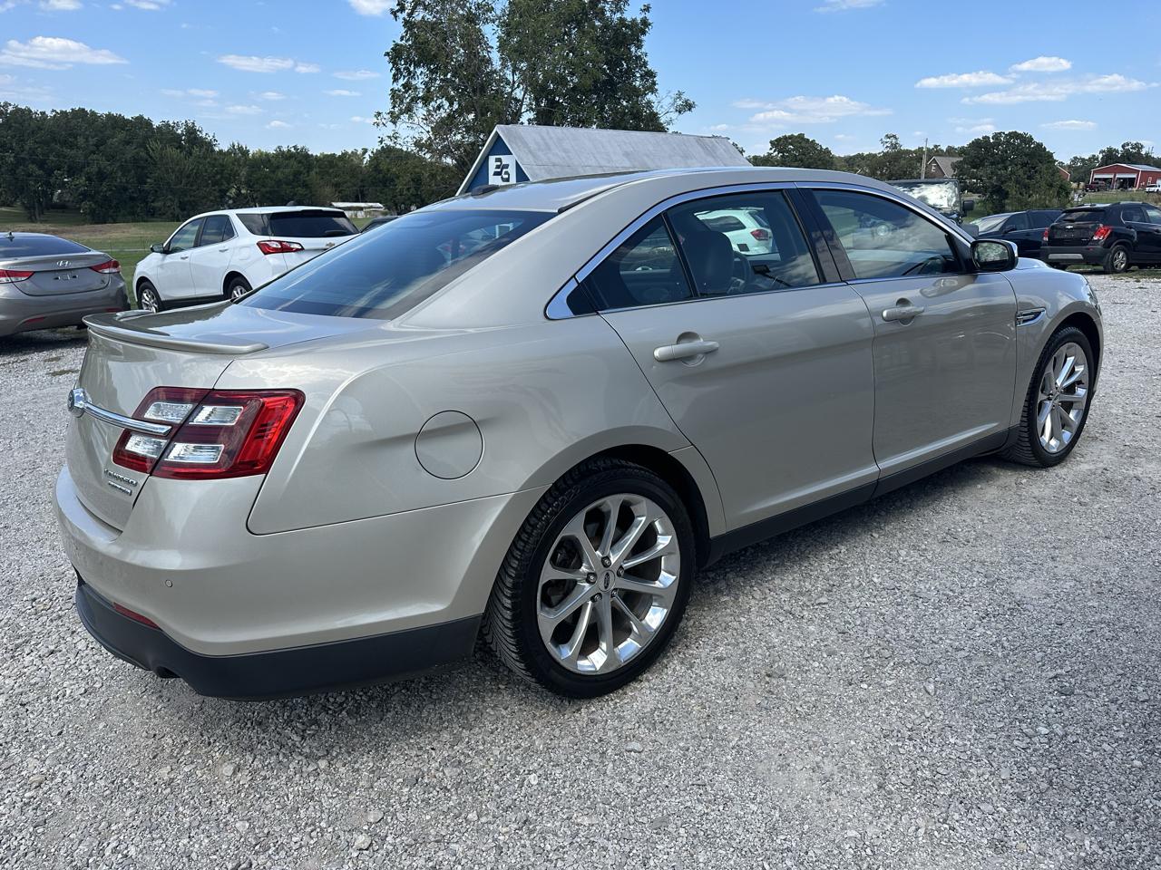 Ford Taurus Limited FWD 2018