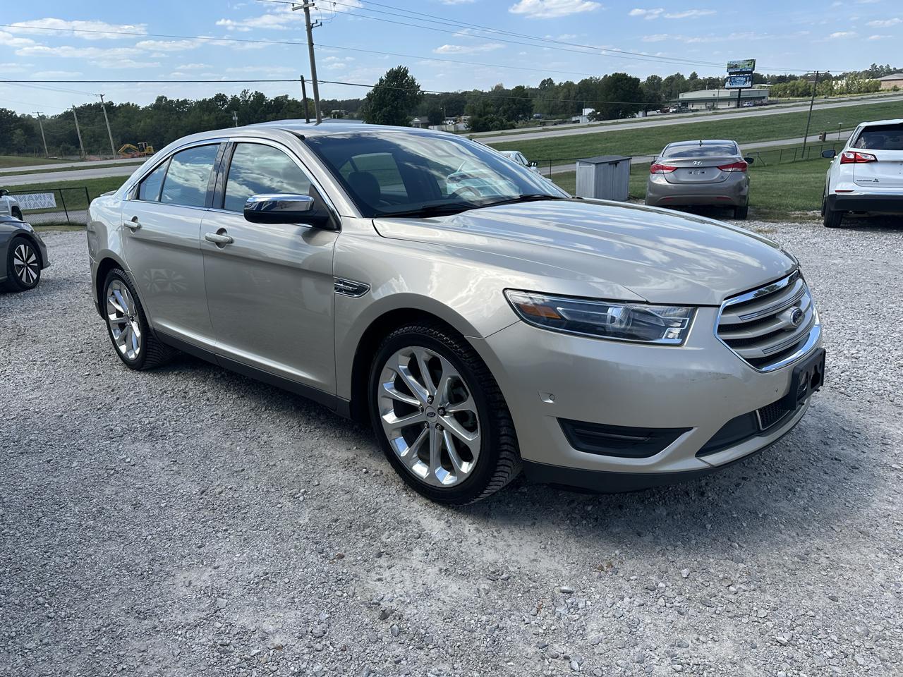 Ford Taurus Limited FWD 2018