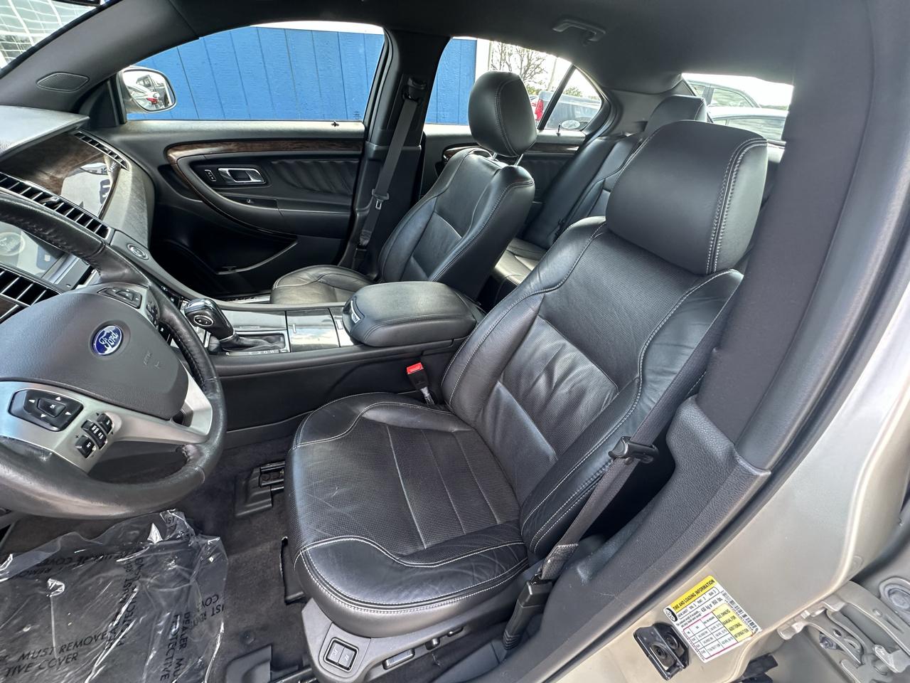 Ford Taurus Limited FWD 2018