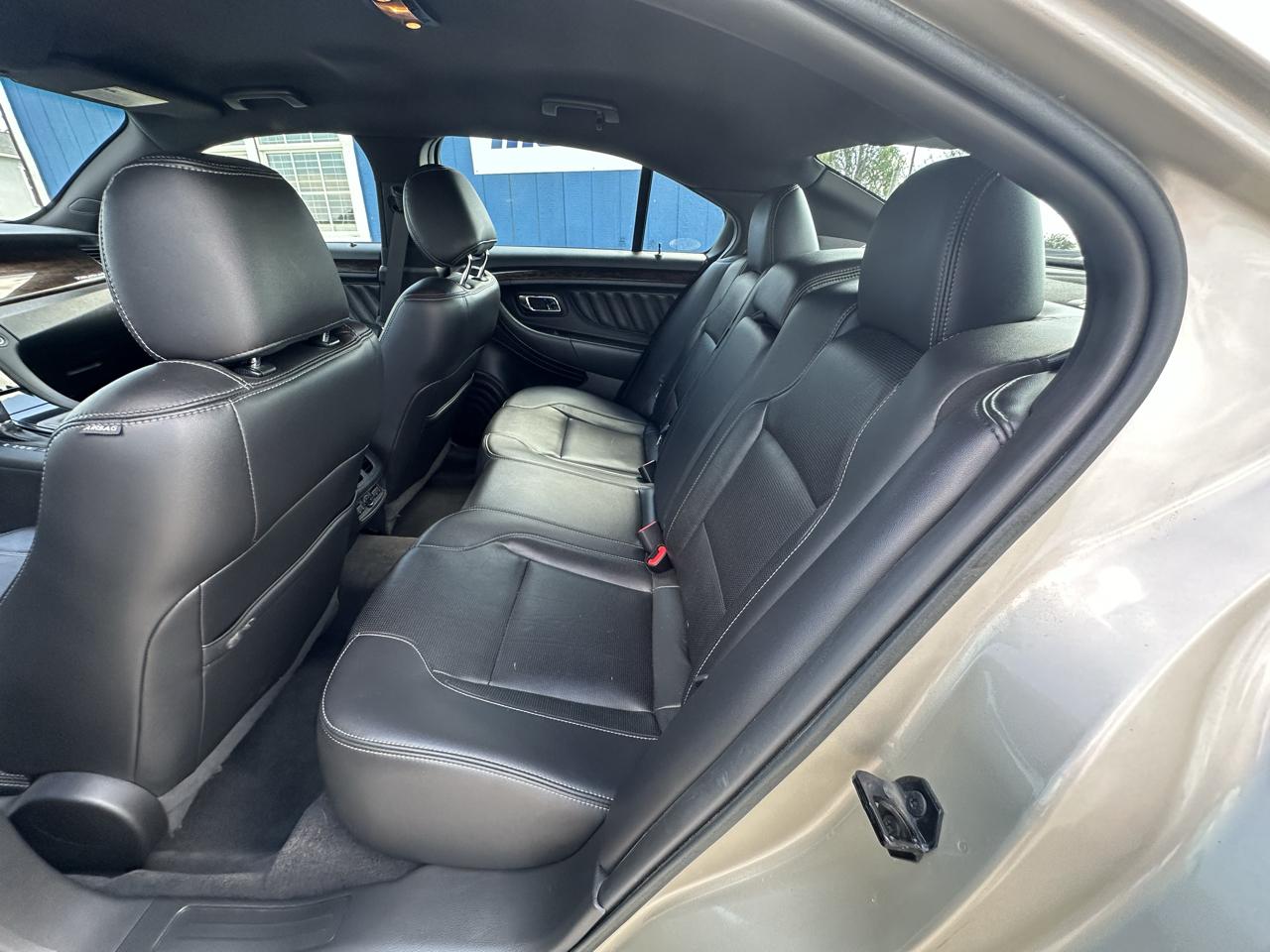Ford Taurus Limited FWD 2018