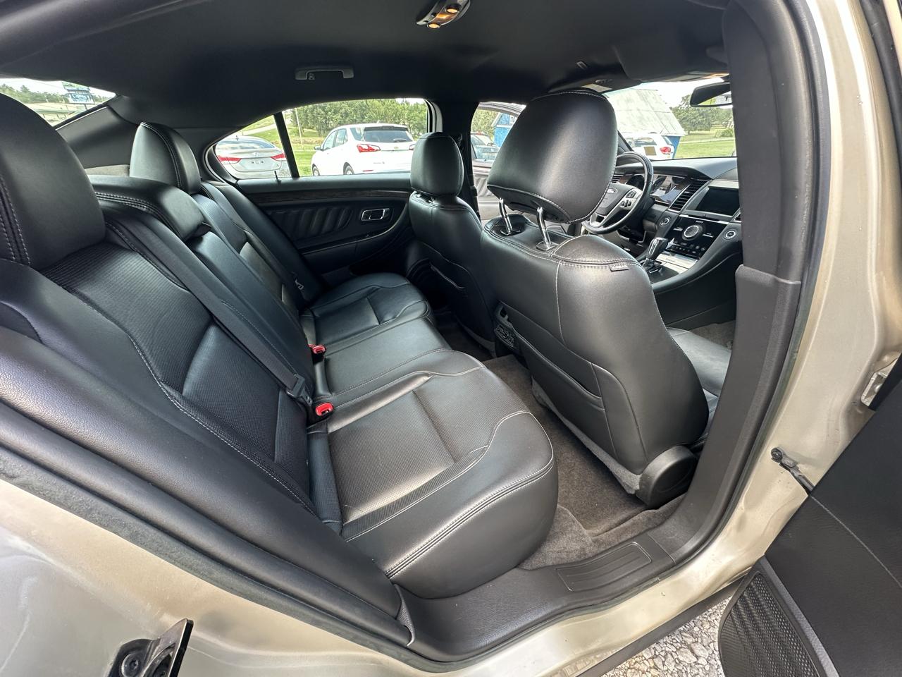 Ford Taurus Limited FWD 2018