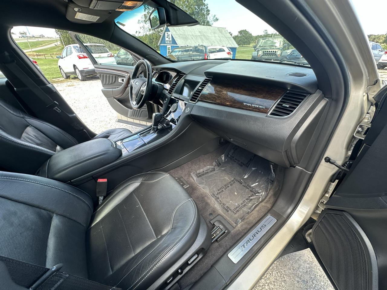 Ford Taurus Limited FWD 2018