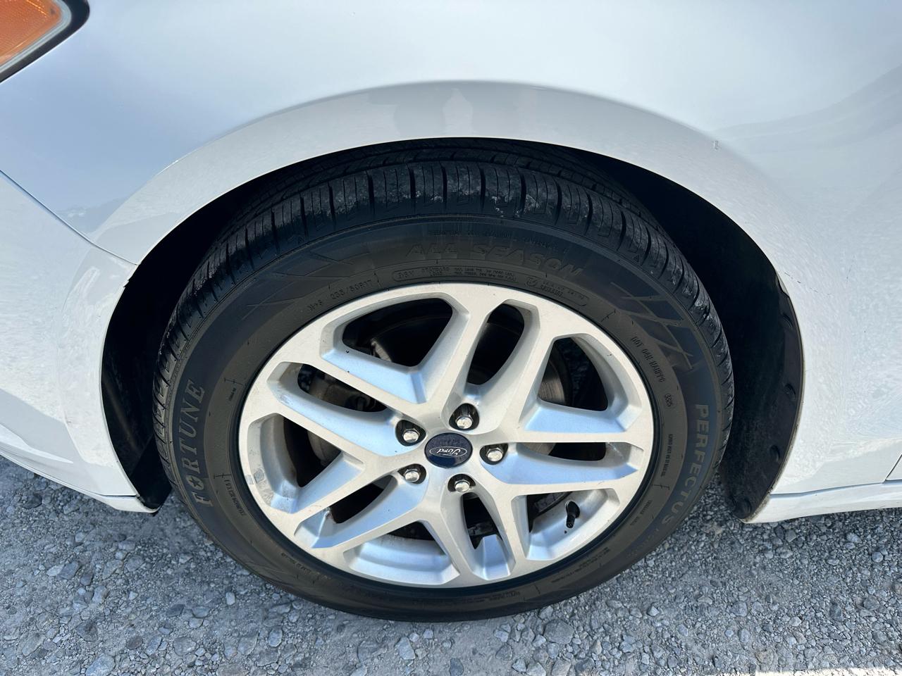 Ford Fusion SE 2015