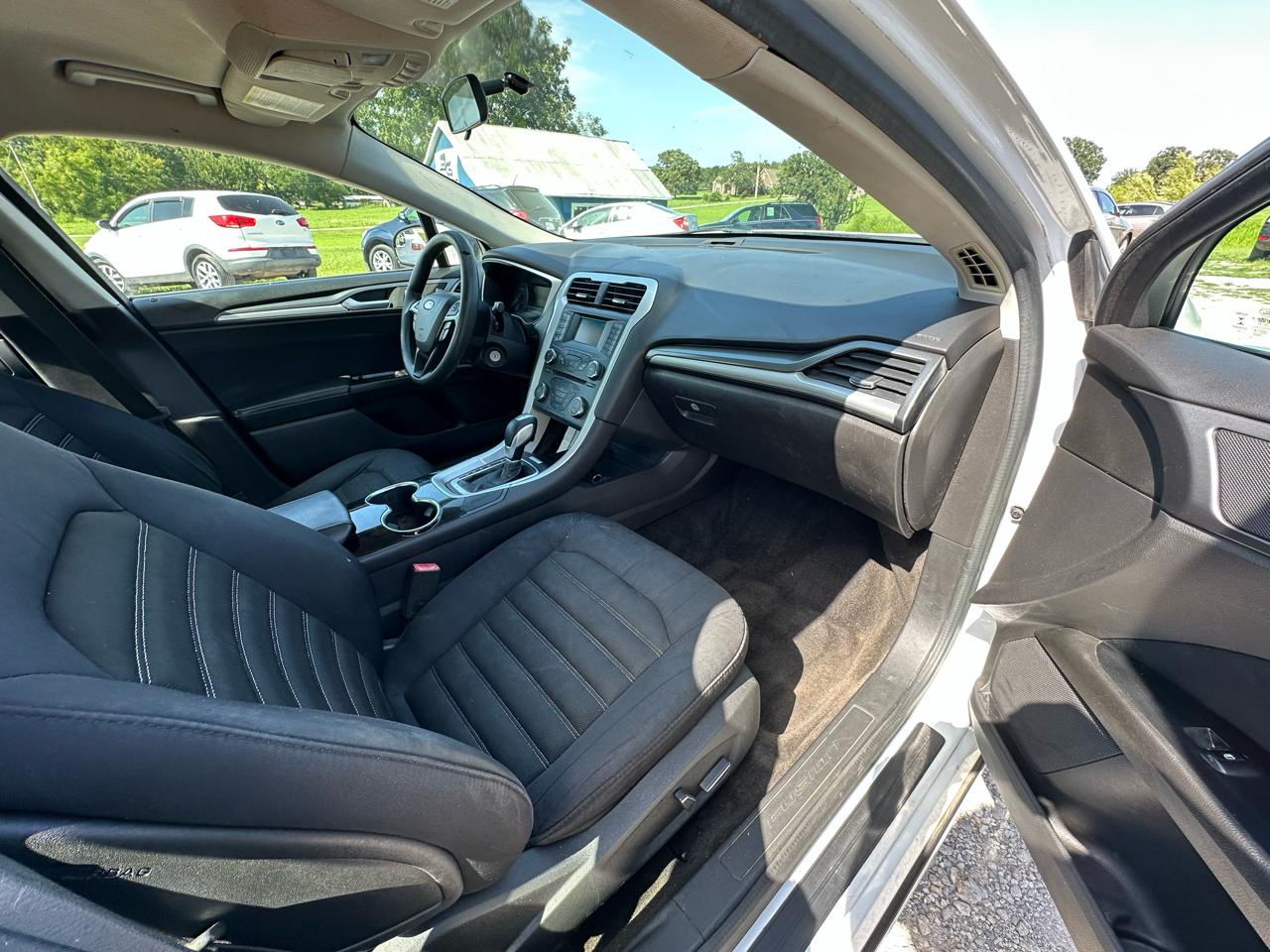 Ford Fusion SE 2015