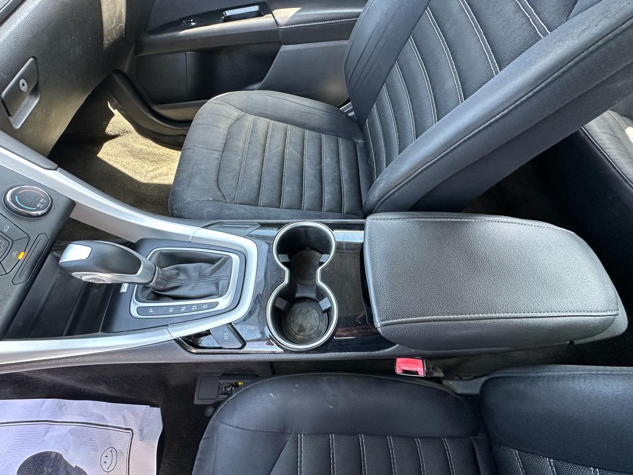 Ford Fusion SE 2015