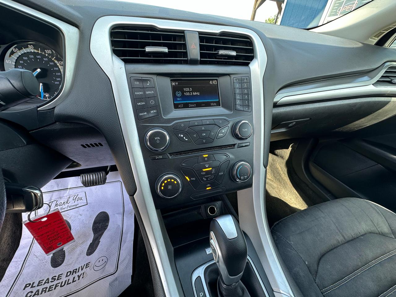 Ford Fusion SE 2015