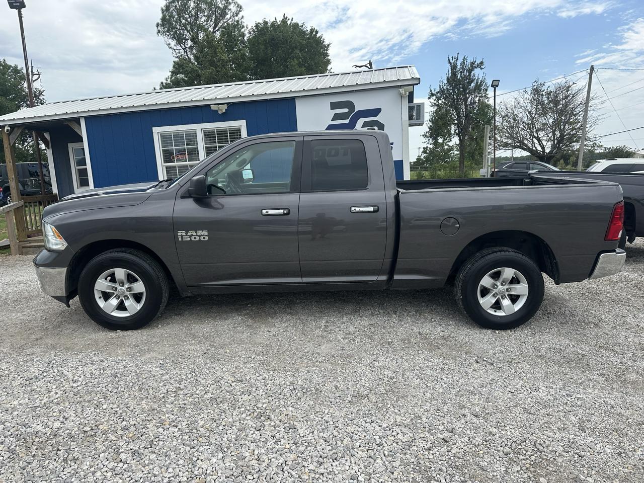 RAM 1500 SLT Quad Cab 2WD 2015