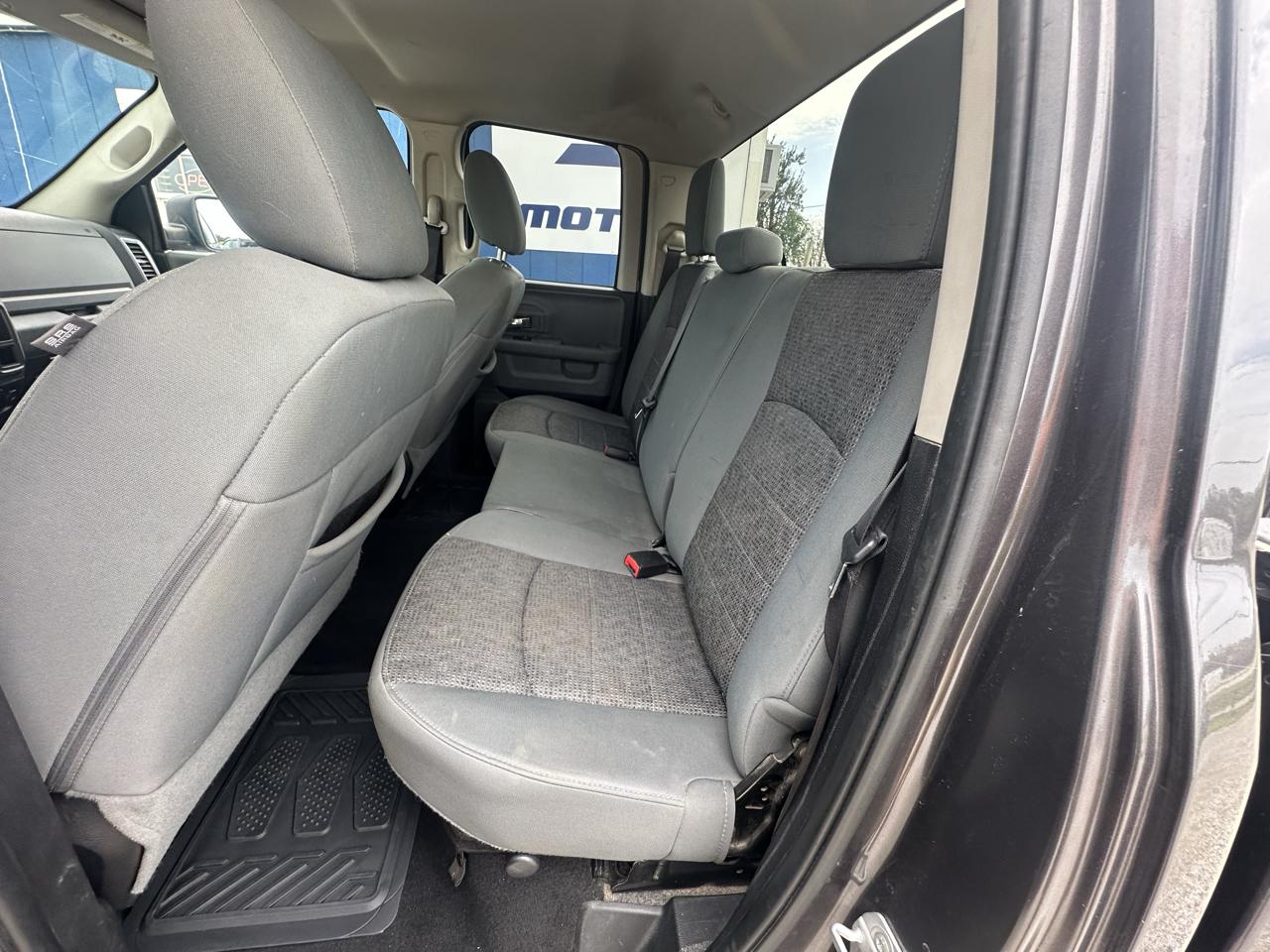 RAM 1500 SLT Quad Cab 2WD 2015
