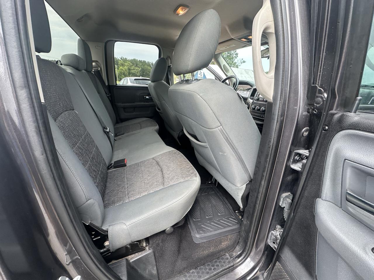 RAM 1500 SLT Quad Cab 2WD 2015