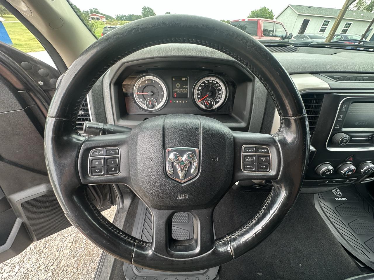 RAM 1500 SLT Quad Cab 2WD 2015