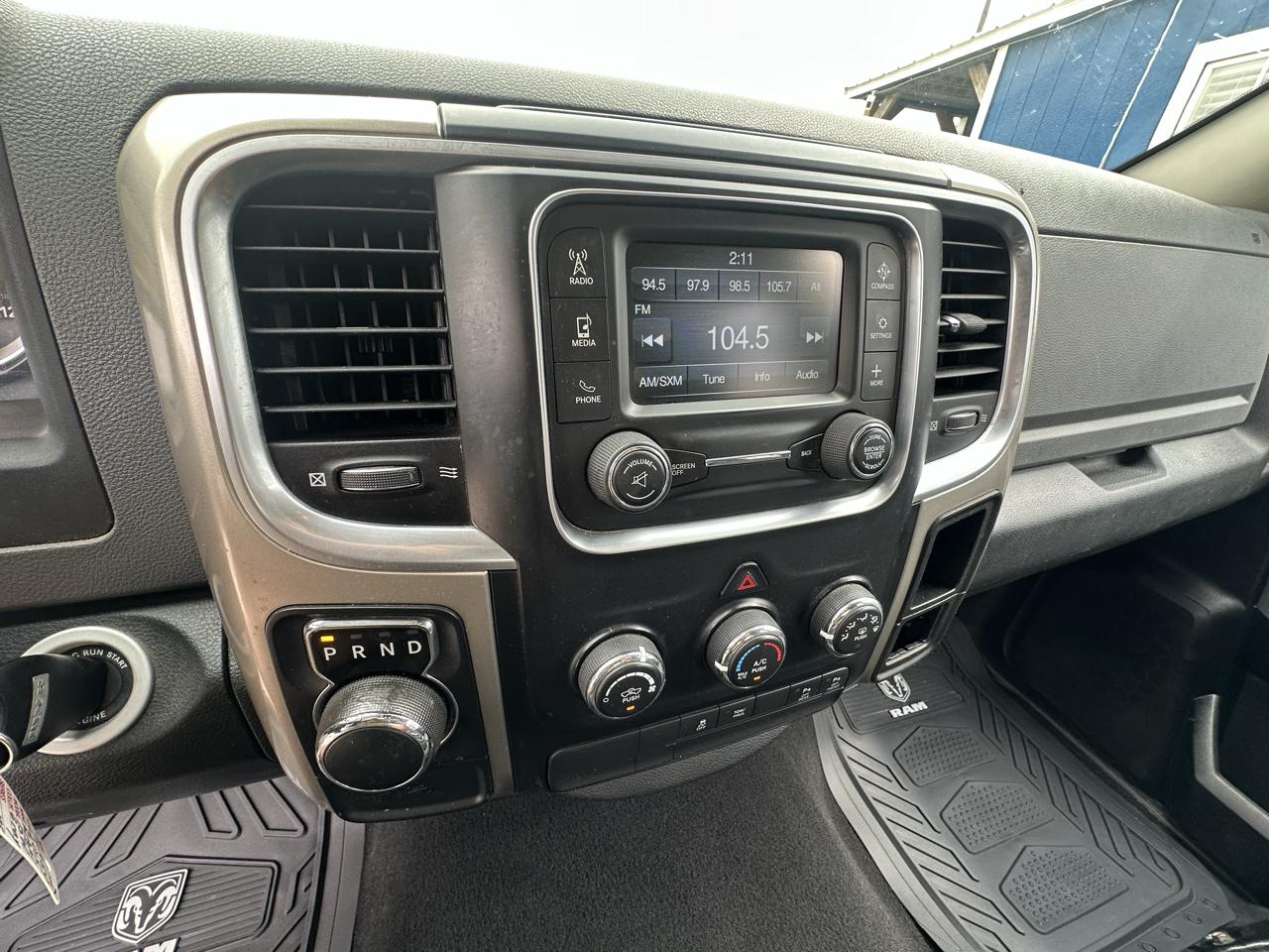 RAM 1500 SLT Quad Cab 2WD 2015