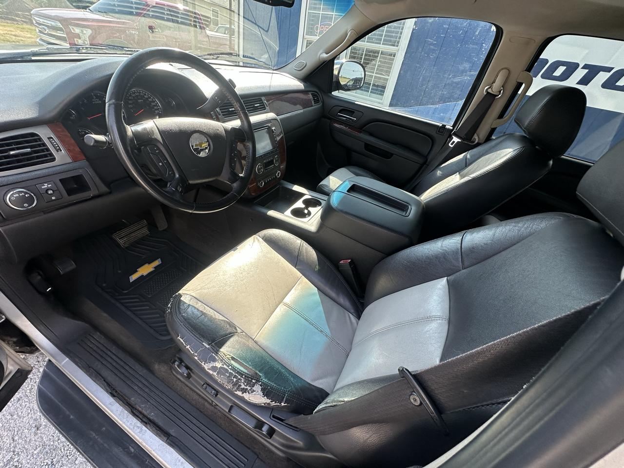 Chevrolet Avalanche LS 2WD 2010