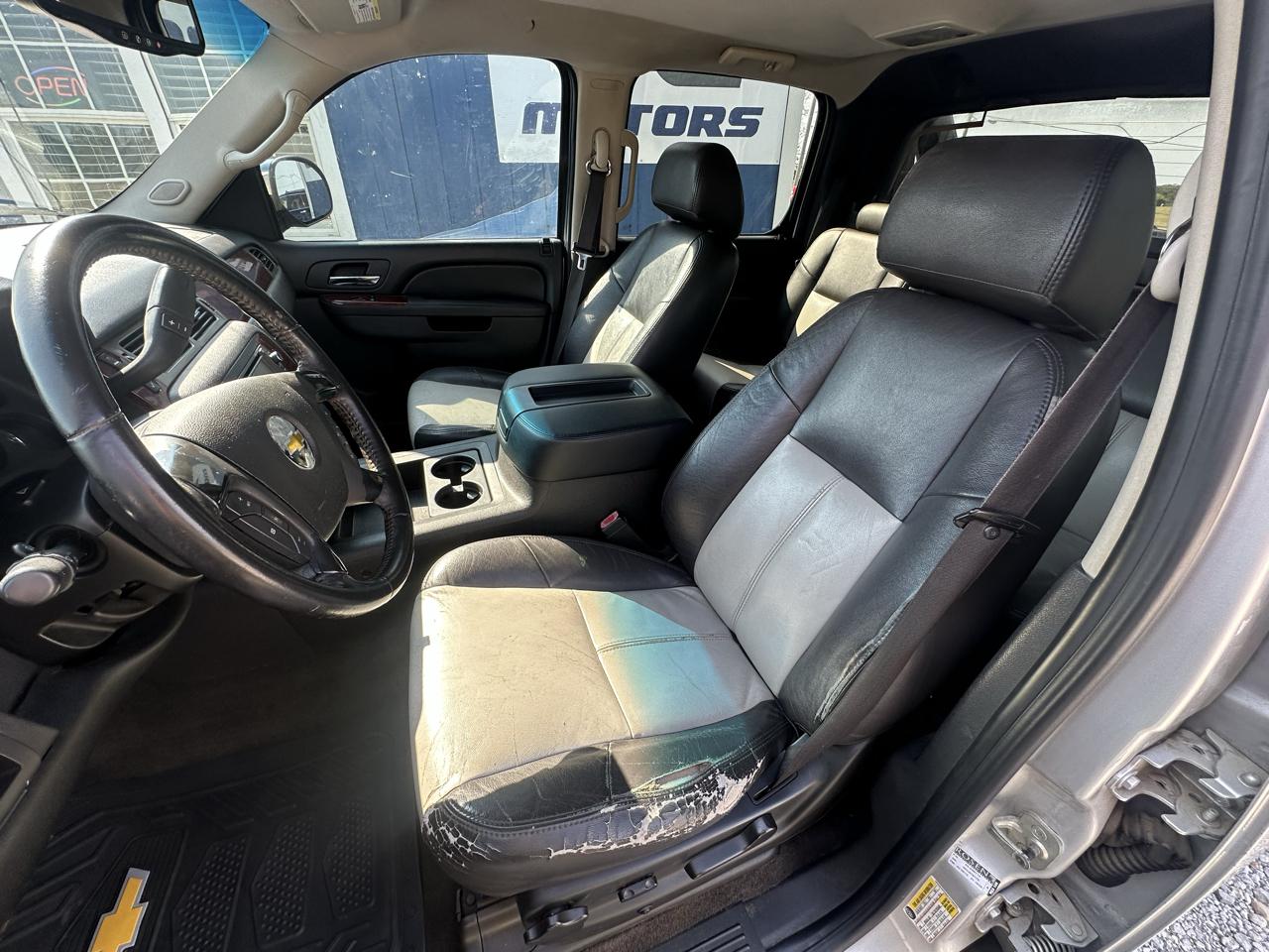Chevrolet Avalanche LS 2WD 2010