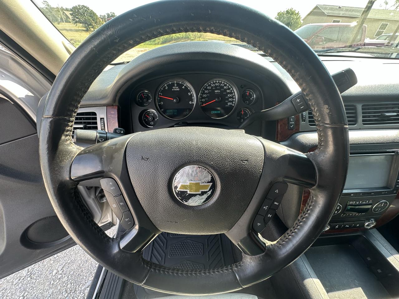 Chevrolet Avalanche LS 2WD 2010