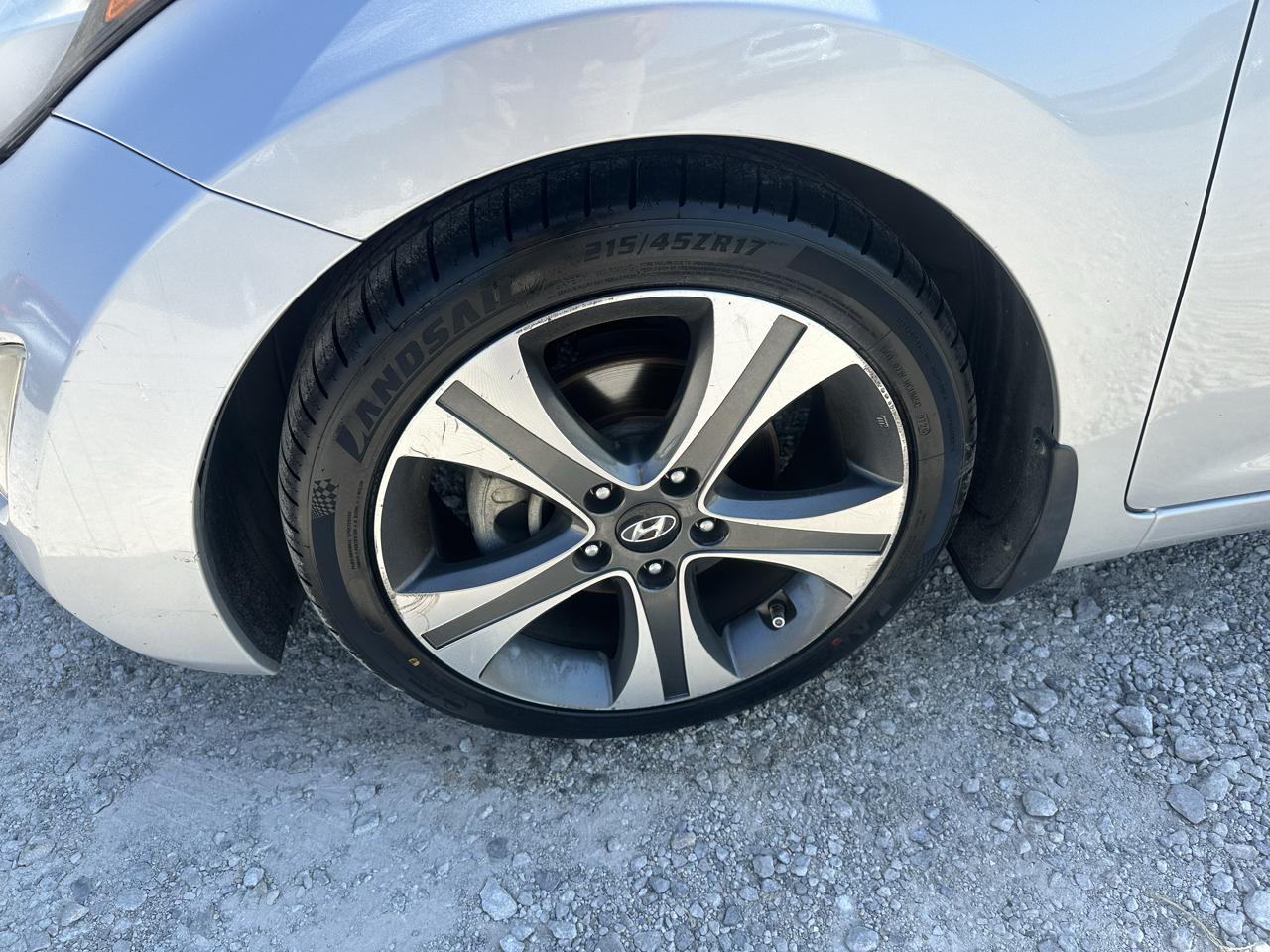 Hyundai Elantra SE 6AT 2015
